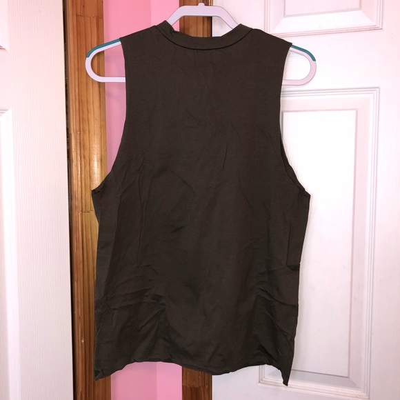 Olive Rose Cut Out Ladder Top - Picture 8 of 8